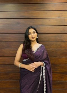 Nisha - escort in Kochi Photo 3 of 6