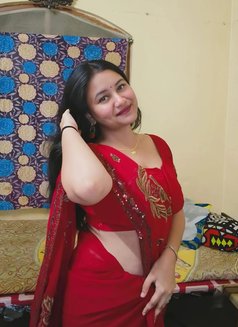 Nisha - escort in Kochi Photo 2 of 10
