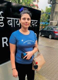 Nisha Independent Girl - puta in Mumbai Photo 2 of 3