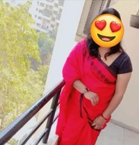Nisha - puta in Ahmedabad