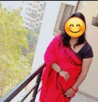 Nisha - puta in Ahmedabad