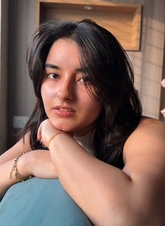 Nisha - escort in Chandigarh Photo 3 of 7