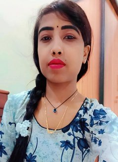 Nisha - puta in Hyderabad Photo 2 of 2