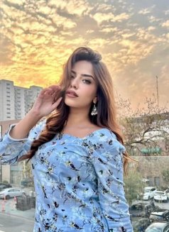 Nisha - puta in Dubai Photo 5 of 5