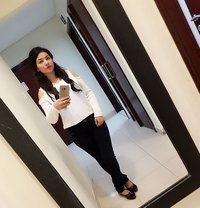 Nisha - puta in Al Juffair