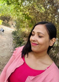Nisha - escort in New Delhi Photo 2 of 4
