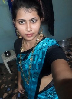 Nisha - puta in Hyderabad Photo 1 of 3