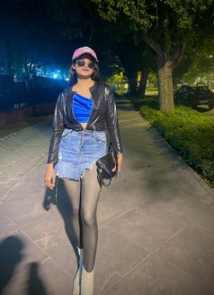 Nisha - escort in Noida Photo 1 of 10