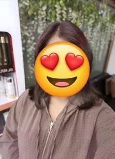 Kaviya - escort in Ahmedabad Photo 1 of 3