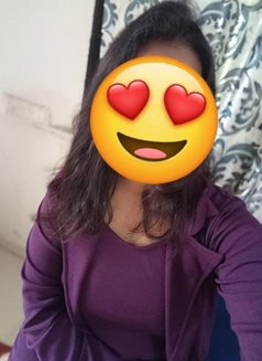 Kaviya - escort in Ahmedabad Photo 2 of 3