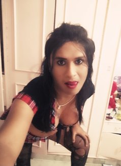 Nisha - Transsexual escort in Bangalore Photo 10 of 13