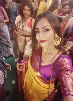 Nisha Sen - Transsexual companion in New Delhi Photo 21 of 29
