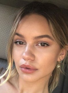 Nisha - Intérprete masculino de adultos in Bangalore Photo 3 of 3