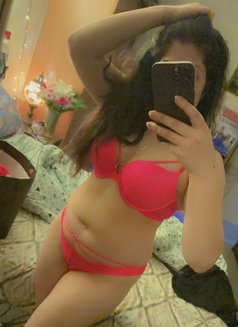 Nisha Indian Girls - puta in Abu Dhabi Photo 1 of 4