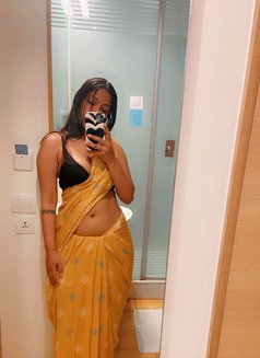 ALISHA MASSAGE PARLOUR - Masajista in New Delhi Photo 1 of 11