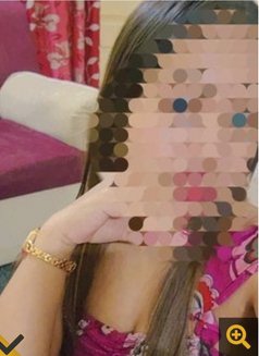 Nisha ( Meet and Live Session) - puta in Hyderabad Photo 3 of 4