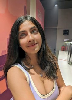 Nisha - escort in Muscat Photo 3 of 4