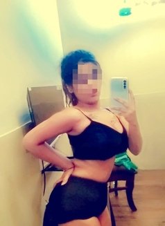 Tannu real meet and Cam Queen - escort in New Delhi Photo 3 of 15