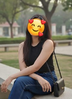 ꧁Nisha Real Meet or Cam ꧁༒ - puta in Mumbai Photo 1 of 2