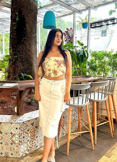 Nisha Sharma - puta in Abu Dhabi Photo 2 of 4
