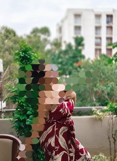 Nisha Singh - puta in Bangalore Photo 7 of 7