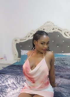 Nisha - escort in Jeddah Photo 4 of 5