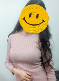 Nisha Srivastava high class escort - puta in Noida Photo 5 of 8