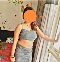 Nisha Srivastava - puta in Noida
