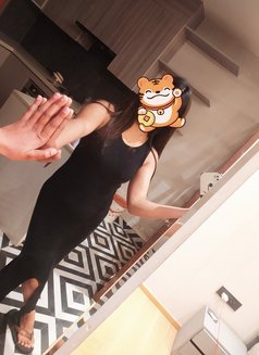 Nisha Srivastava VIP escort .from Noida - puta in Noida Photo 8 of 12
