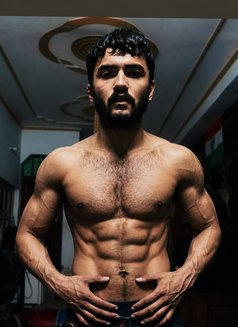 Nishant MR - masseur in New Delhi Photo 6 of 6