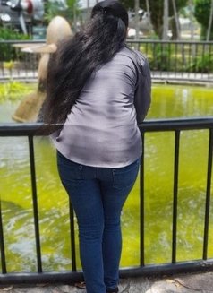 Nishaya - escort in Colombo Photo 2 of 4