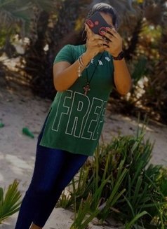 Nishaya - escort in Colombo Photo 3 of 4