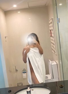 Nishee Lankan | 24 Yrs | Gfe - escort in Dubai Photo 4 of 6