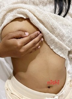 Nishi milky boobs - puta in Colombo Photo 10 of 12