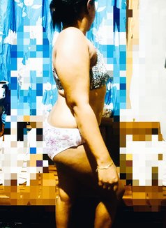 Nishi Perera - escort in Colombo Photo 5 of 6
