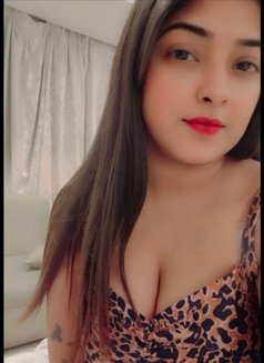 Nishu - escort in Noida Photo 2 of 2