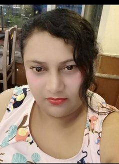 Nishu - puta in Pune Photo 1 of 1