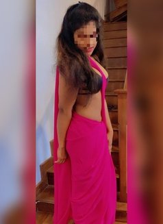 NISHU GFE ,Anel IN & Out call GEF 19yy - puta in Colombo Photo 16 of 17