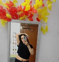 Nishu - puta in New Delhi