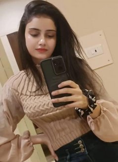 Nishu Low cost Available 24*7 - escort agency in Gurgaon Photo 5 of 5