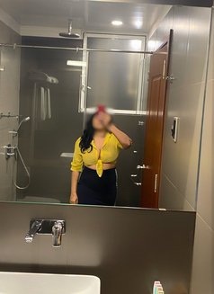 Nishu Romantic GFE - escort in Colombo Photo 14 of 17