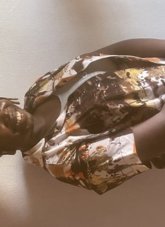 Nita - escort in Cairo Photo 3 of 6