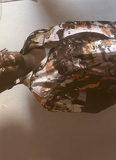 Nita - escort in Cairo Photo 4 of 6