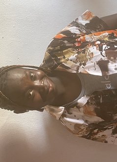 Nita - escort in Cairo Photo 5 of 6