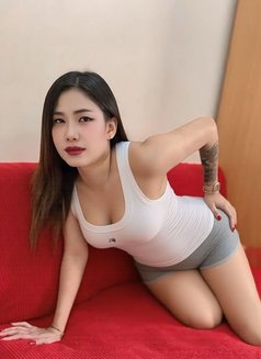 Nita New Lady Azaiba - puta in Muscat Photo 5 of 9