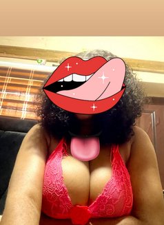 Nita - puta in Abuja Photo 4 of 5