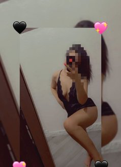 Nita - escort in Dubai Photo 4 of 7
