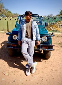 Nitesh Kaushik - Male escort in Gurgaon Photo 5 of 5