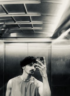 Nithu - Acompañantes masculino in Abu Dhabi Photo 2 of 2