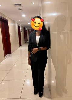 Nithya - puta in Dubai Photo 1 of 5